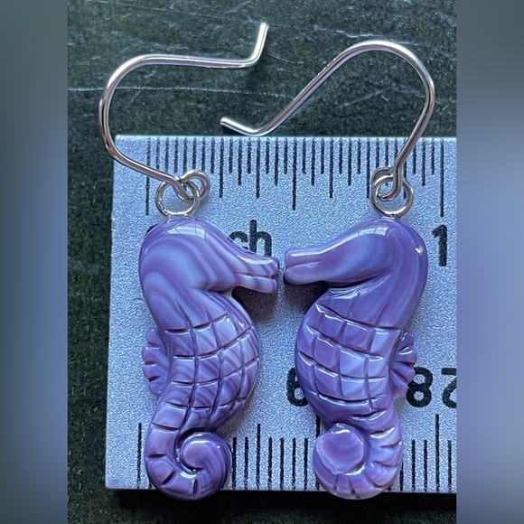 Seahorse Earrings Wampum Quahog Shell Sterling Silver Jewelry E3147 - Picture 1 of 2